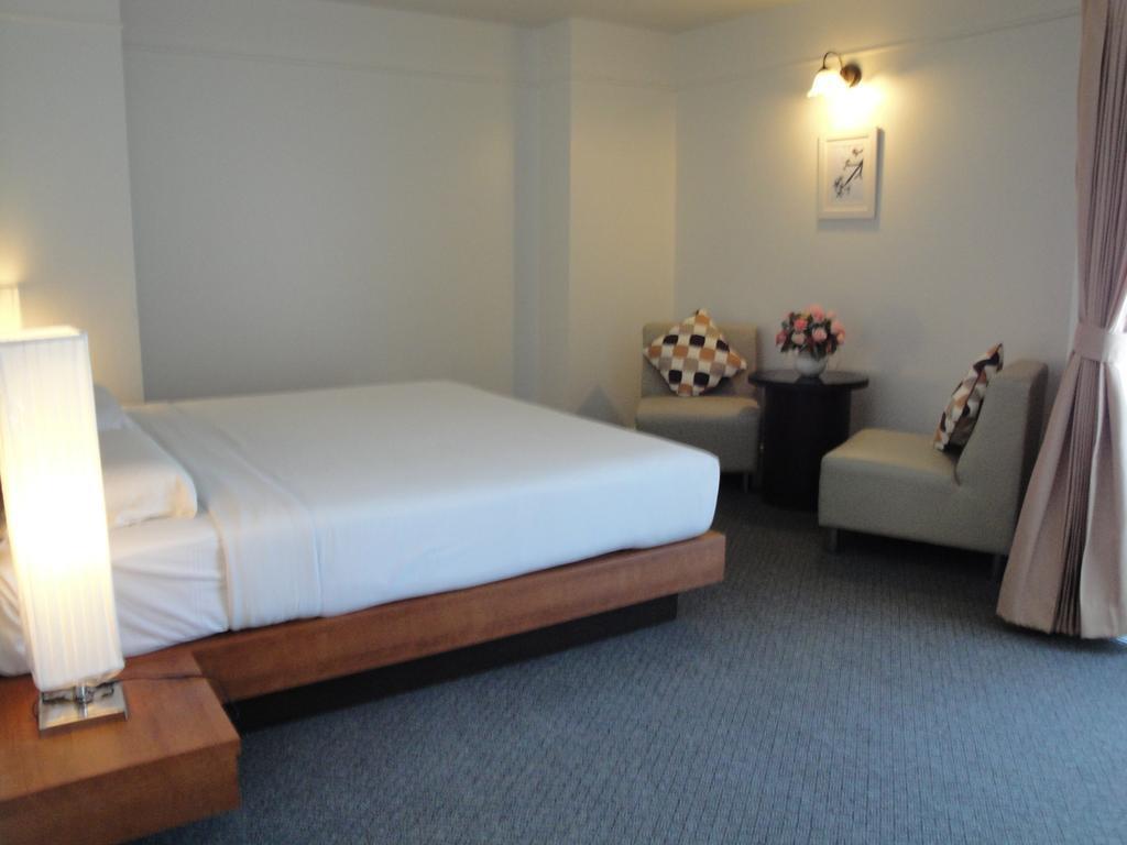 Flipper House 3*